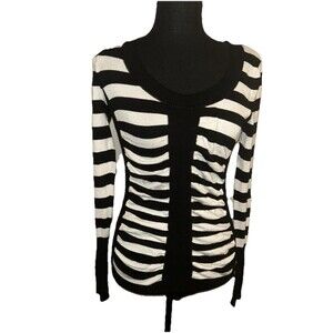 T/O Sweaters Medium Black & White Striped Long Sleeve Pullover Sweater